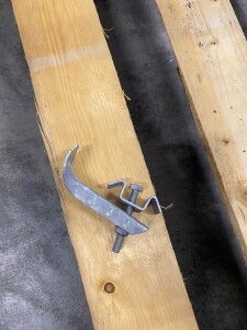 Gitterrost-Befestigung | 30x30 mm | Stahl feuerverzinkt
