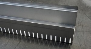 Outlet- Rinnenunterteil / 173 x 995 mm / V2A inklusive Gitterrost MW 31 x 9 mm