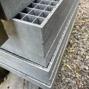 Outlet- P- Rost / 1900 x 660 mm / TS 60 x 3 mm / MW 30 x 30 mm / verzinkt