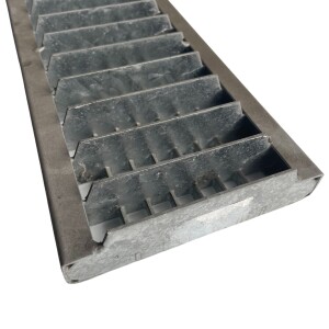 Outlet Schwerlast- Rinnenrost / 498 x 123 x 20,5 mm / MW 25 x 10 mm / Klasse D