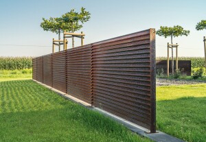 Cortenstahl Sichtschutz Zaun Solid | Zaunelement blickdicht & modern |  608x2000 mm | Gartenzaun mit Pfosten zum Aufdübeln