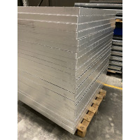 Outlet- P- Rost / 1000x1000 / 40x3 / 30x30 Aluminium