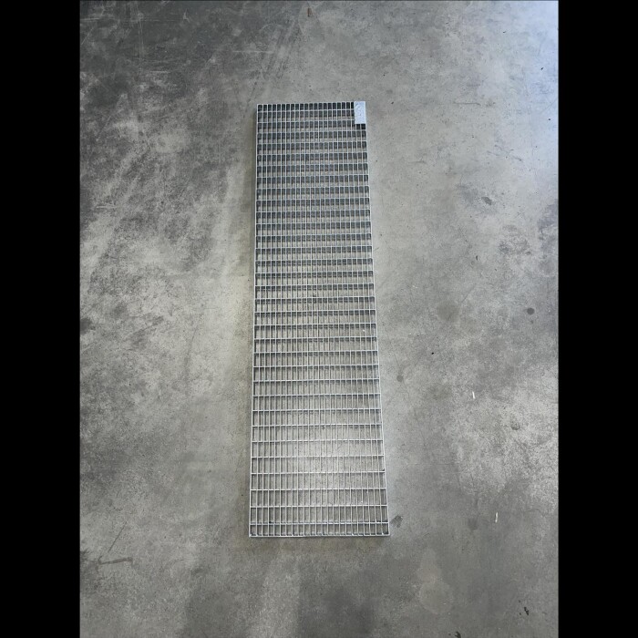Outlet- P- Rost / 295 x 1085 mm / TS 20 x 2 mm / MW 31 x 9 mm / verzinkt