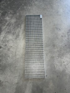 Outlet- P- Rost / 295 x 1085 mm / TS 20 x 2 mm / MW 31 x 9 mm / verzinkt