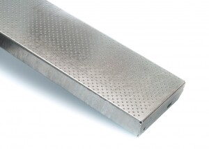 K60-Design-Blechprofilstufe Typ Perl | 1000x270 mm | Stahl feuerverzinkt