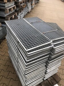 Outlet- P- Rost / 970 x 395 mm / TS 25 x 2 mm / MW 30 x 30 mm / verzinkt