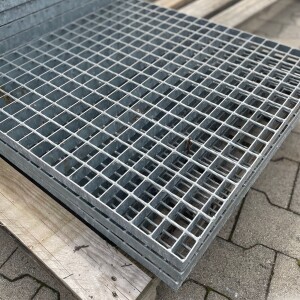 Outlet- SP- Rost / 635 x 645 mm / TS 30x2 mm / MW 34x38...