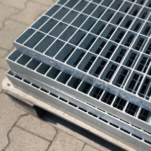 Outlet- P- Rost / 1000 x 430 mm / TS 40 x 4 mm / MW 31 x 64 mm / verzinkt