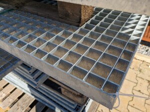 Outlet- P- Rost / 295 x 935 mm / TS 30 x 3 mm / MW 31 x...