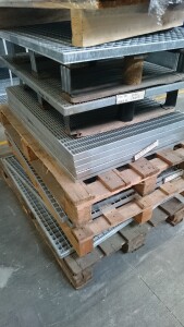 Outlet- P- Rost / 227 x 1000 mm / TS 40 x 2 mm / MW 33 x 11 mm / verzinkt