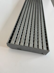 K60-Barfußstufe 700x270 mm verzinkt