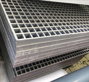 Outlet - GFK Rost / 1005 x 2025 mm / 38 mm hoch / MW 31 x 31 mm / besandet