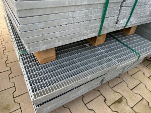 Outlet- P- Rost / 399 x 1400 mm / TS 20 x 2 mm / MW 31 x 9 mm / verzinkt