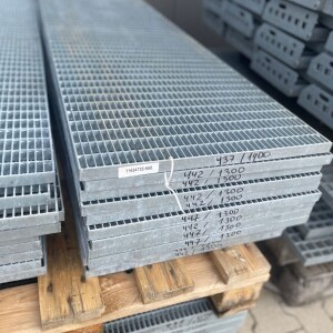 Outlet- P- Rost / 442 x 1400 mm / TS 20 x 2 mm / MW 31 x 9 mm / verzinkt