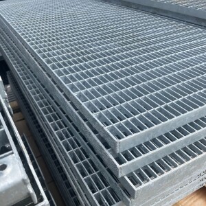 Outlet- P- Rost / 442 x 1400 mm / TS 20 x 2 mm / MW 31 x 9 mm / verzinkt