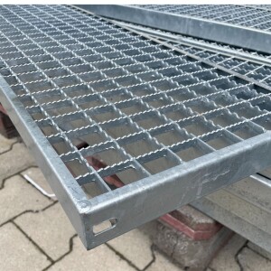 Outlet- P- Rost / 1040 x 290 mm / TS 40 x 2 mm / MW 30 x 30 mm / verzinkt / R12