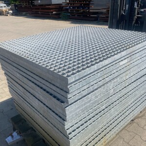 Outlet- P- Rost / 900 x 1000 mm / TS 30 x 3 mm / MW 30 x 30 mm / verzink / R12