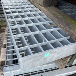 Outlet- P- Rost / 615 x 1170  mm / TS 60 x 5 mm / MT 31 x 64 mm / verzinkt