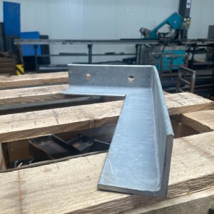 Outlet Winkelkonsole Typ 1 für Rostbreite 340 mm