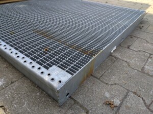 Podestrost | 1000x1000 mm | 40x2 mm | 30x10 mm | verzinkt...