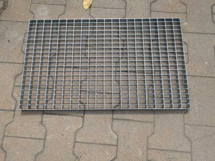 Gitterrost | 400x670 mm | 20x2 mm | 30x15 mm | Stahl feuerverzinkt