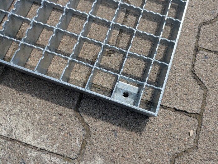 Gitterrost | 795x650 mm | 30x2 mm | 30x30 mm | R12 | Stahl feuerverzinkt