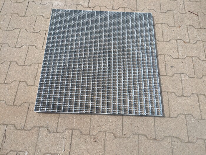 Gitterrost | 795x795 mm | 30x2 mm | 30x10 mm | R11 | Stahl feuerverzinkt