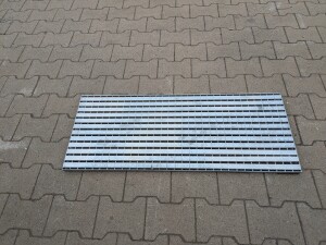 Barfußrost | 415x1040 mm | 20x2 mm | Stahl feuerverzinkt | Verstärkung