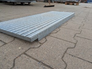 Barfußrost | 415x1040 mm | 20x2 mm | Stahl feuerverzinkt | Verstärkung