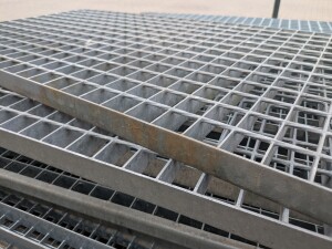 SP-Gitterrost | 500x1000 mm | 30x2 mm | 34x38 mm | Stahl feuerverzinkt