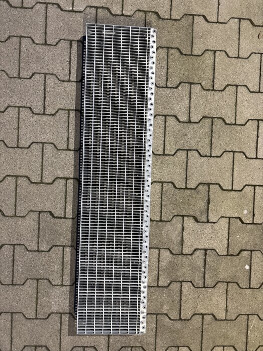 Gitterroststufe | 1200x270 mm | 30x10 mm | 40x2 mm | Stahl feuerverzinkt