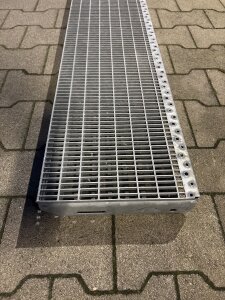 Gitterroststufe | 1200x270 mm | 30x10 mm | 40x2 mm |...