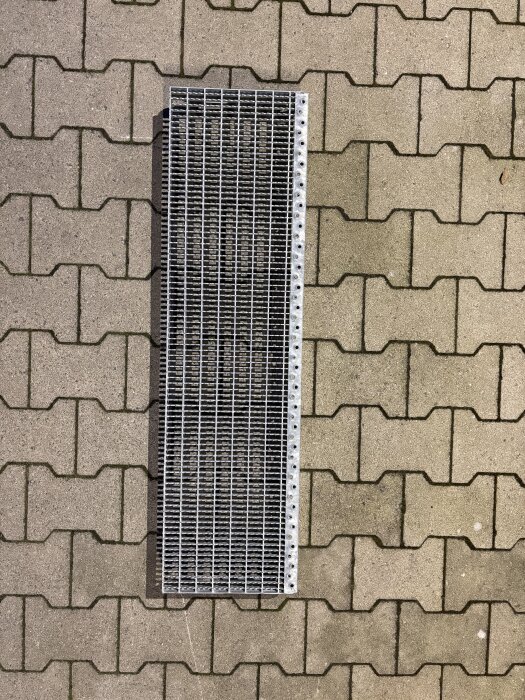 Gitterroststufe | 1000x270 mm | 30x10 mm | R11 | 30x3 mm | Stahl feuerverzinkt