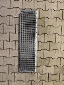 Gitterroststufe | 1000x270 mm | 30x10 mm | R11 | 30x3 mm | Stahl feuerverzinkt