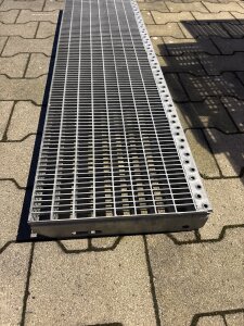 Gitterroststufe | 1100×305 mm | 30×10 mm MW |...