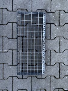 Gitterroststufe | 600×270 mm | 30×30 mm MW | 30×3 mm TS | Stahl feuerverzinkt