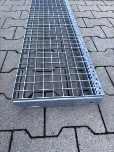 Gitterroststufe | 1000×305 mm | 30×30 mm MW | 30×3 mm TS | Stahl feuerverzinkt