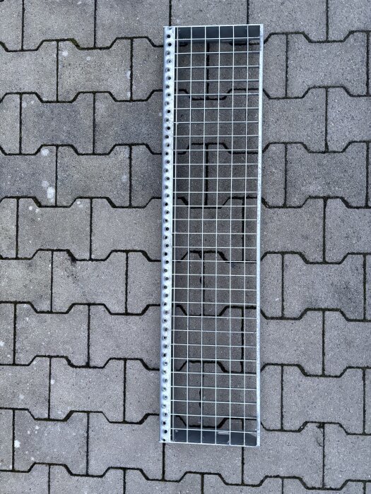 Gitterroststufe | 1000×240 mm | 30×30 mm MW | 30x2 mm TS | Stahl feuerverzinkt