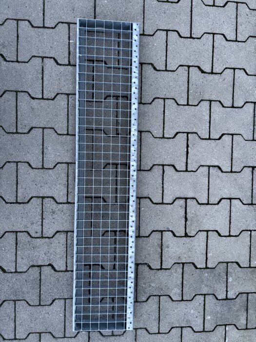 Gitterroststufe | 1200×240 mm | 30×30 mm MW | 40×3 mm TS | Stahl feuerverzinkt