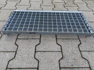 Gitterroststufe 600×270 mm | 30×30 mm MW |...