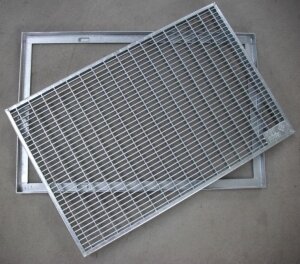 Baurost | 600x1200 mm | 20x2 mm | 30x10 mm | Stahl feuerverzinkt | inkl. Zarge